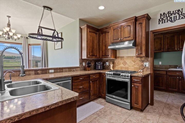 Property Photo: 19408 Quail Run Pr. SW WA 99350