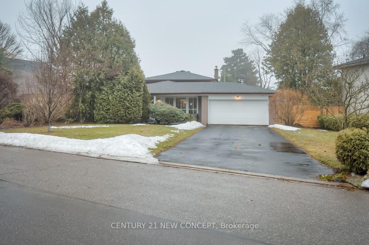 Property Photo:  116 Babcome Drive  ON L3T 1N1 