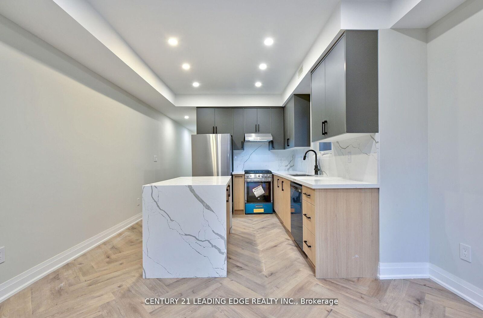 Property Photo:  53 Boon Avenue 3  ON M6E 3Z2 