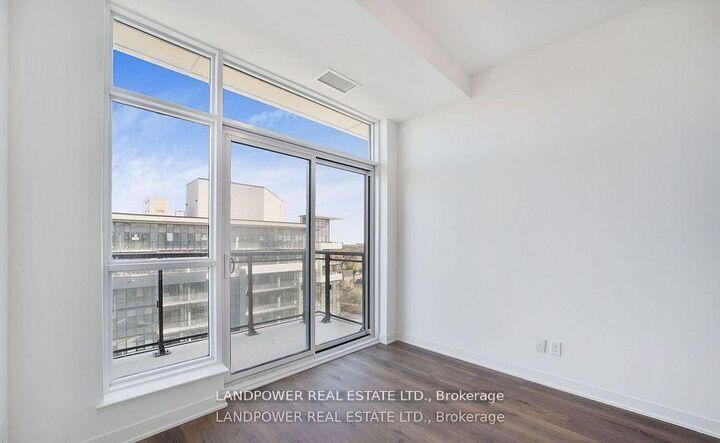 Property Photo: 405 Dundas Street W Ph09 ON L6M 5P9