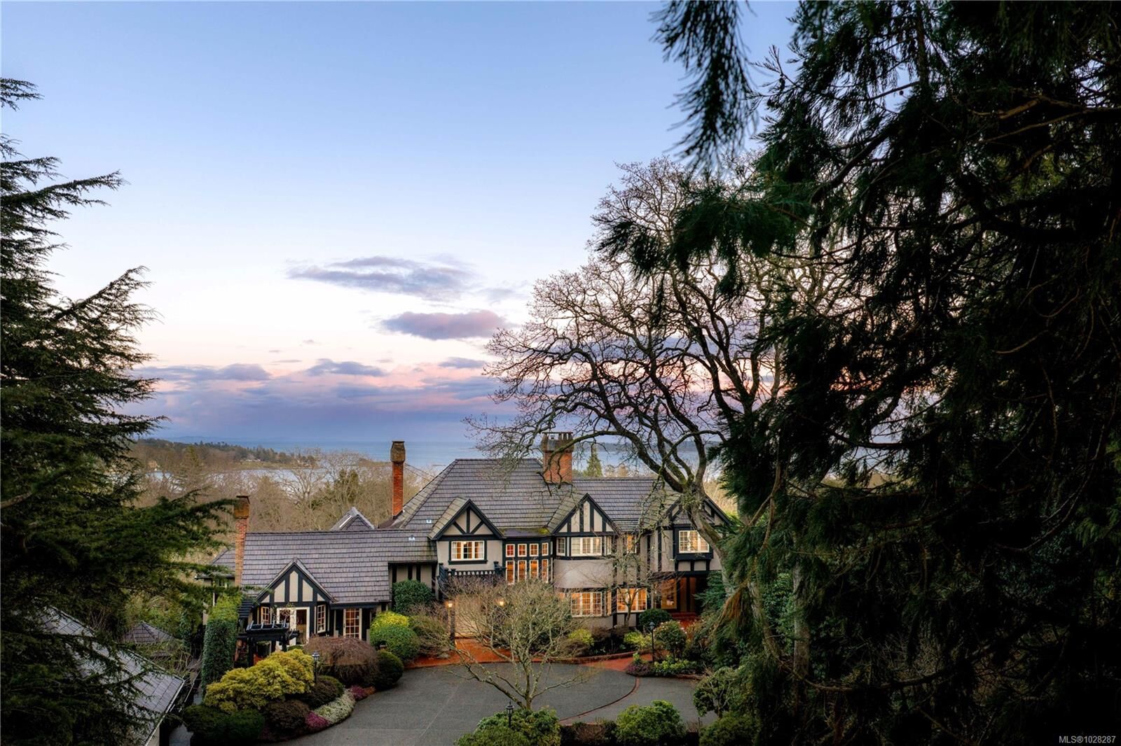 Property Photo:  3475 Upper Terrace Rd  BC V8R 6E6 