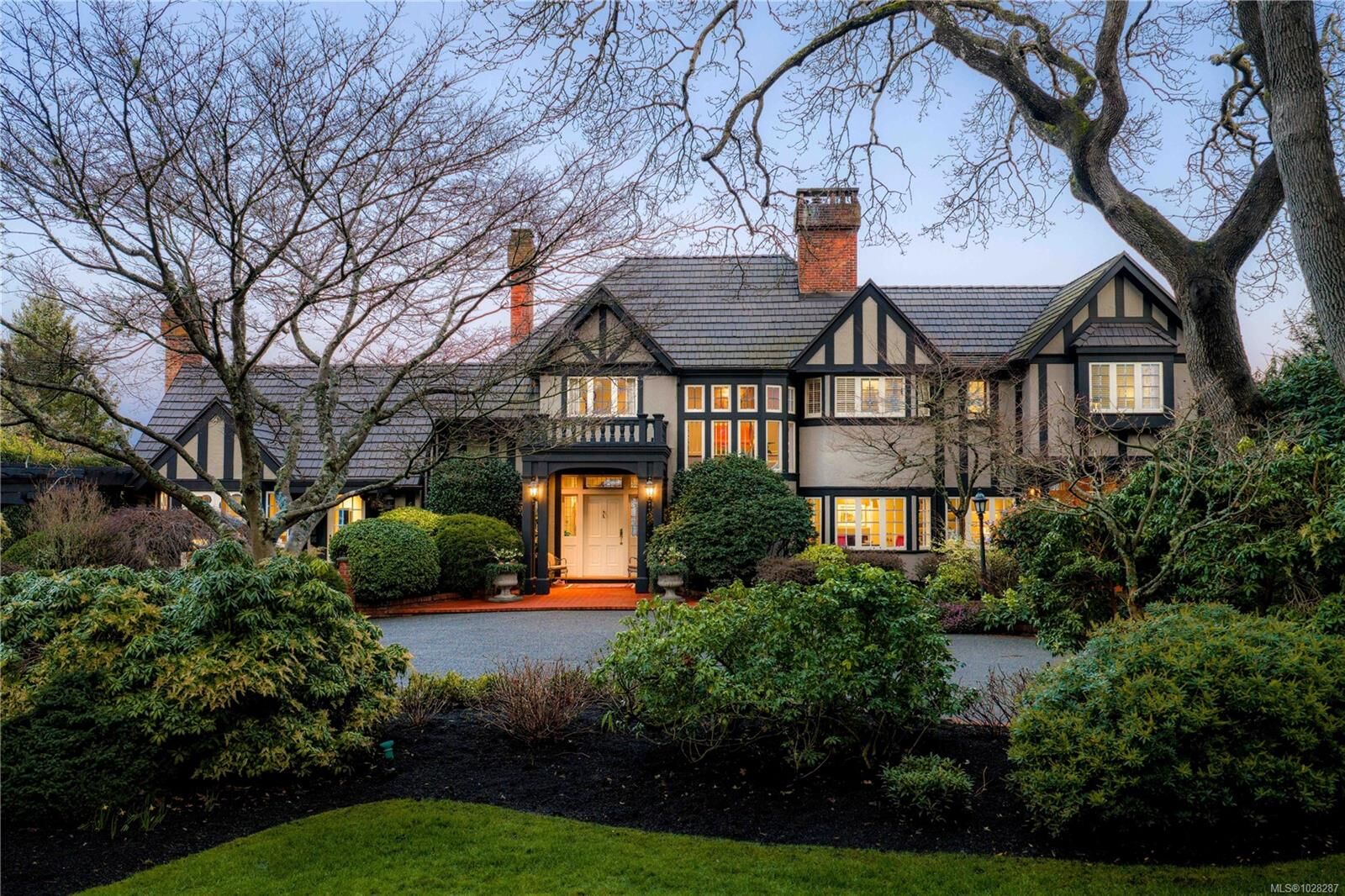 Property Photo:  3475 Upper Terrace Rd  BC V8R 6E6 
