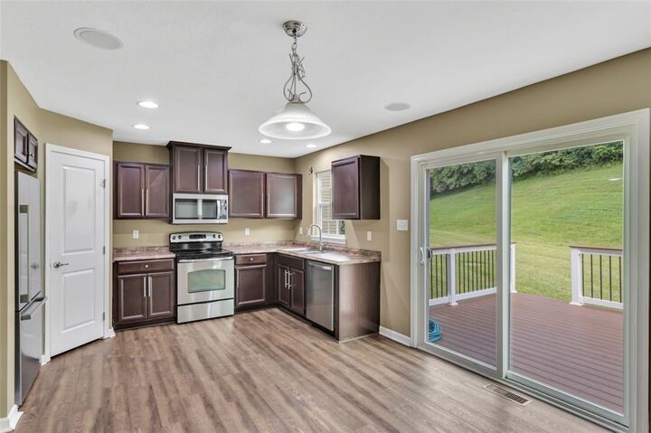 Property Photo:  1113 Towervue Dr  PA 15227 