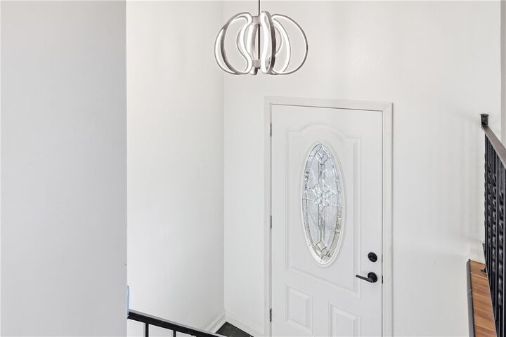 Property Photo:  156 Deerfield Dr  PA 15235 