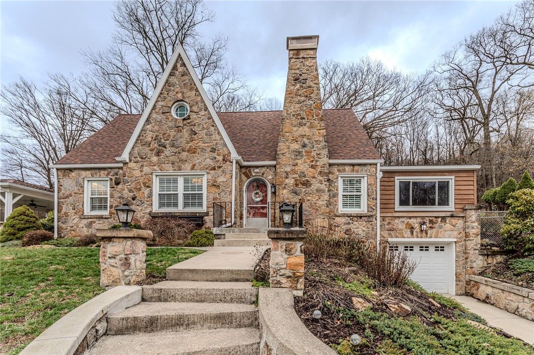 Property Photo:  1025 Isabella Road  PA 15425 