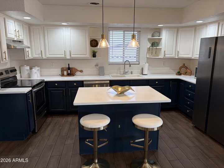 Property Photo: 945 E Lilac Drive AZ 85288