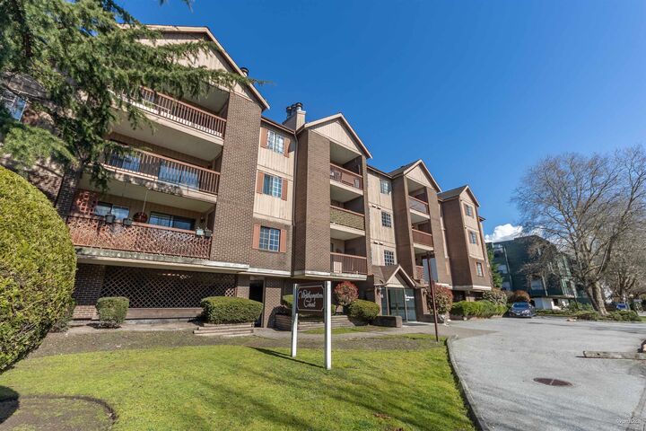 8511 Westminster Highway 204 — photo 1