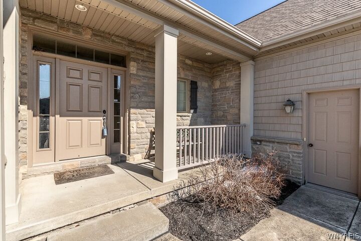 Property Photo:  9 Hidden Creek Court  NY 14221 