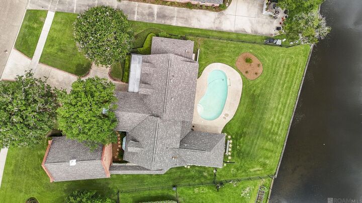 Property Photo:  12511 S Lake Sherwood Ave  LA 70816 