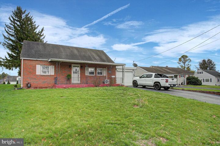 Property Photo:  1842 Scotland Avenue  PA 17201 