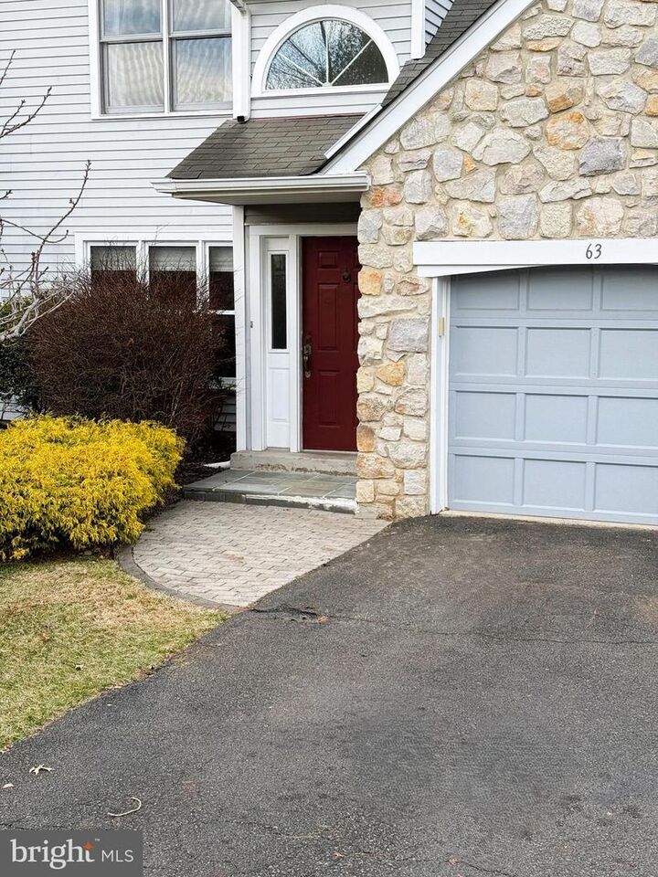 Property Photo: 63 Harlow Circle PA 19002