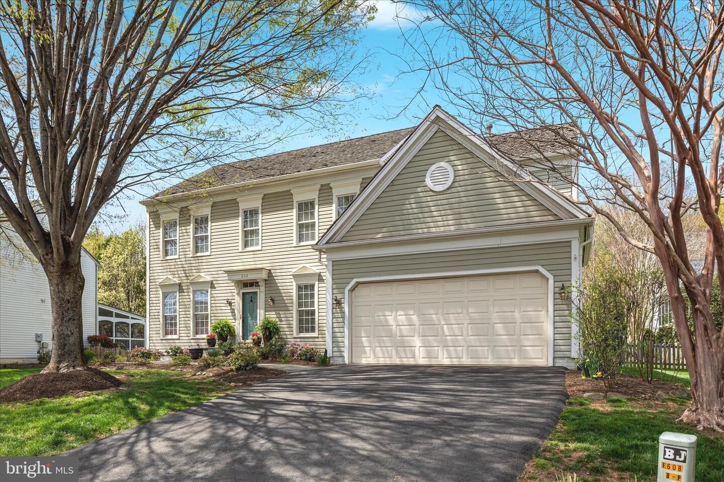 Property Photo:  608 Diskin Place SW  VA 20175 