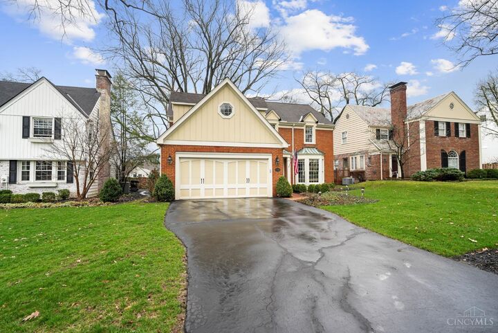 Property Photo: 1318 Hayward Court OH 45208