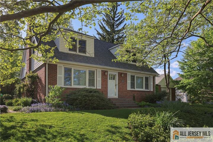 Property Photo:  25 Voorhees Place  NJ 08840 