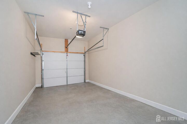 Property Photo:  307 Peyton Place  NJ 08901 