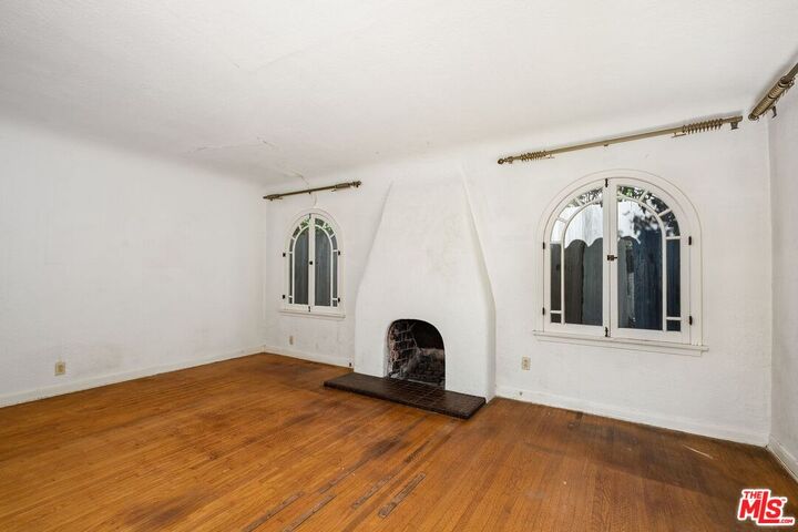 Property Photo: 704 17th St CA 90402