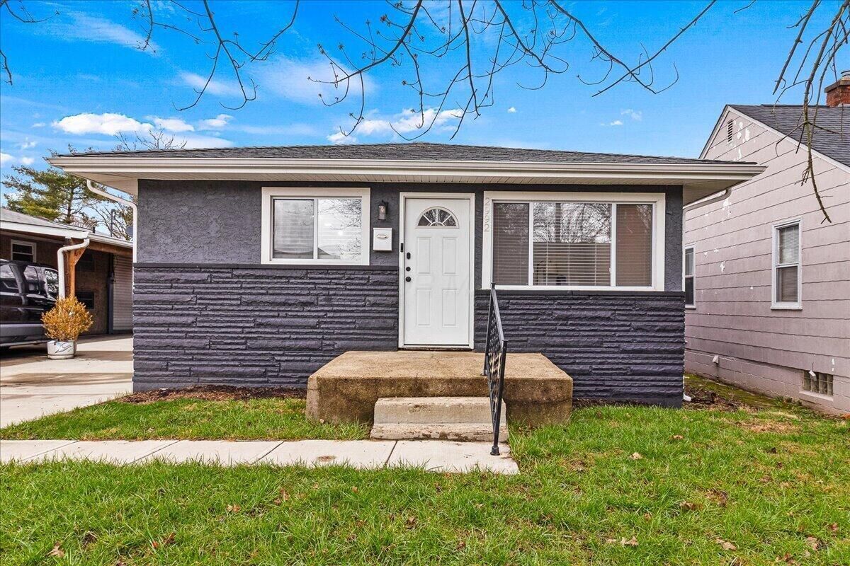 Property Photo:  2992 Howey Road  OH 43224 