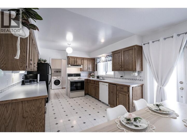 Photo de la propriété:  11323 94 Street  BC V1J 3M1 