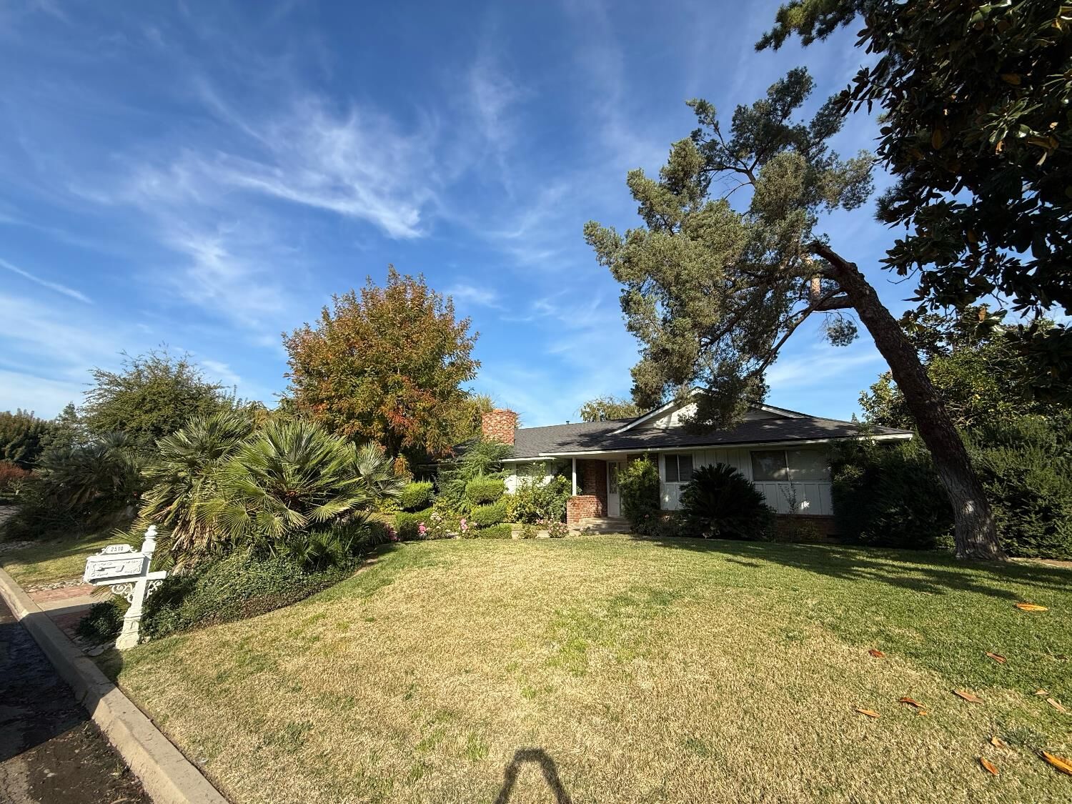 Property Photo:  2510 W Escalon Avenue  CA 93711 
