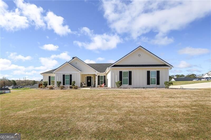 Property Photo:  122 Advent Drive  GA 30680 