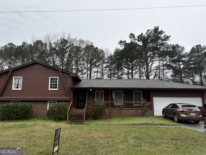 Property Photo: 6795 Wendy Jean Drive GA 30260