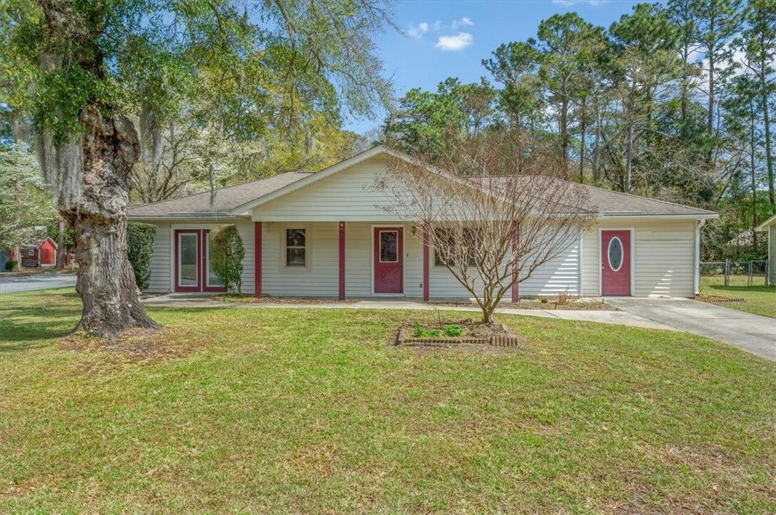 Property Photo:  122 Chatford Drive  GA 31525 