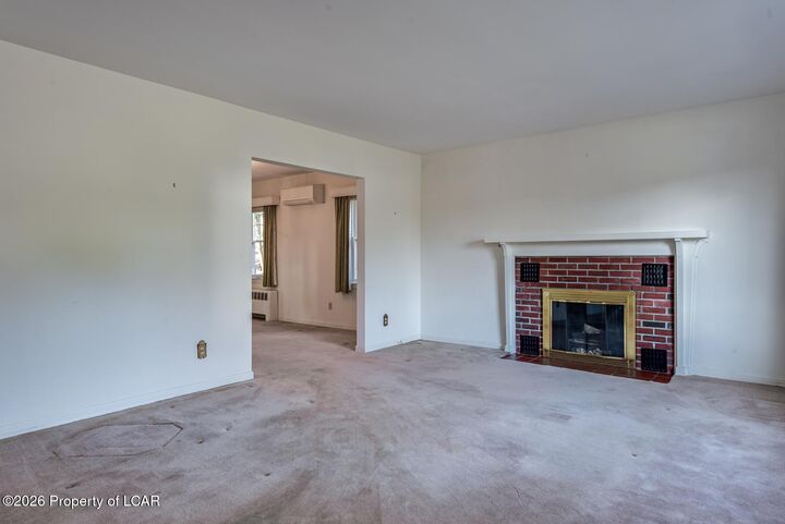 Property Photo: 40 Druid Hills Drive PA 18708