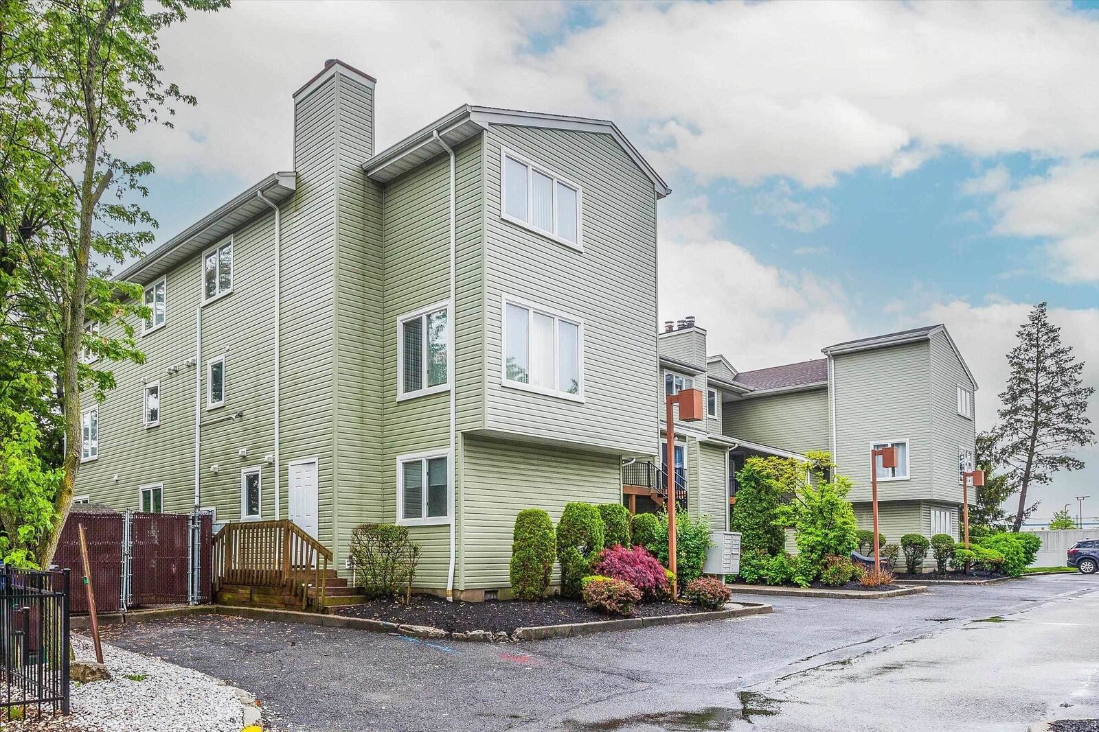 Property Photo:  700 10th St 1  NJ 07094 