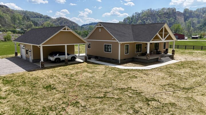 Property Photo:  2091 Kentucky 122  KY 41655 