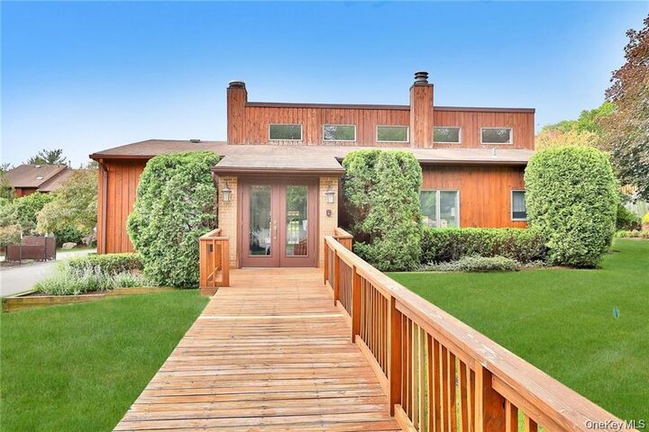 Property Photo:  10 Omni Court  NY 10956 