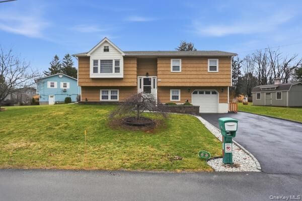Property Photo:  209 Summit Drive  NY 12553 
