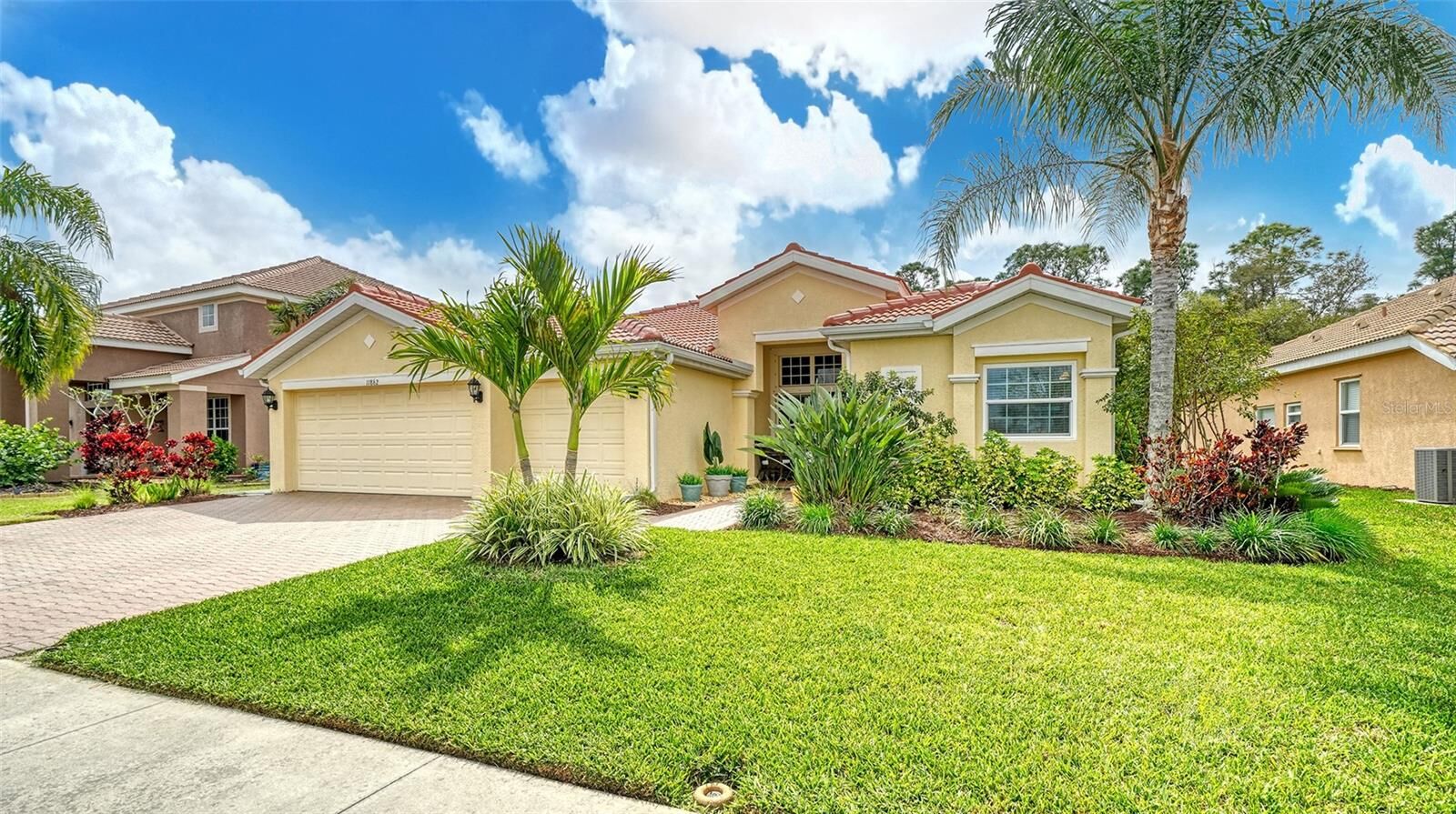 Property Photo:  11862 Granite Woods Loop  FL 34292 