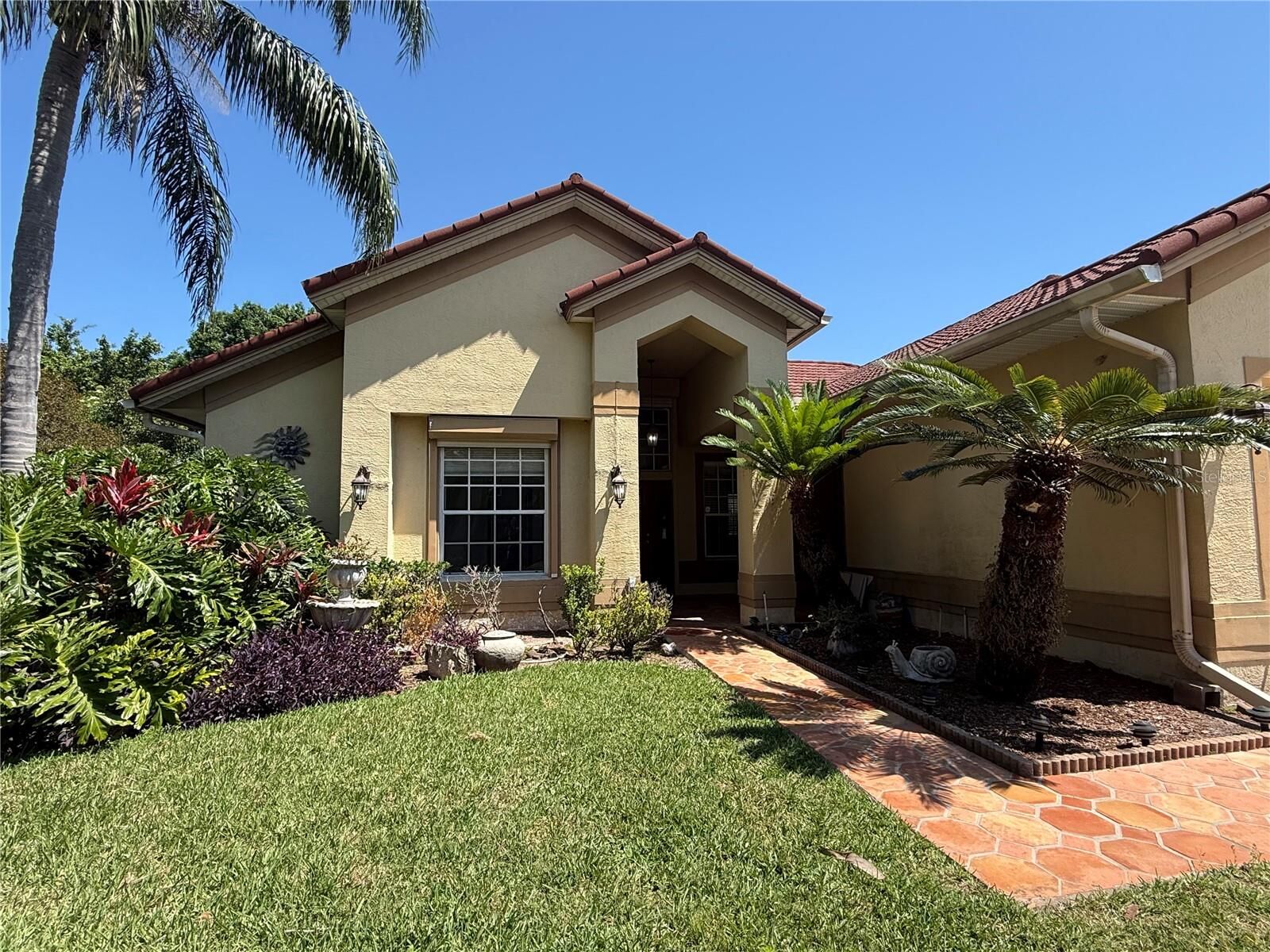 Property Photo: 2637 Shinoak Drive FL 32837