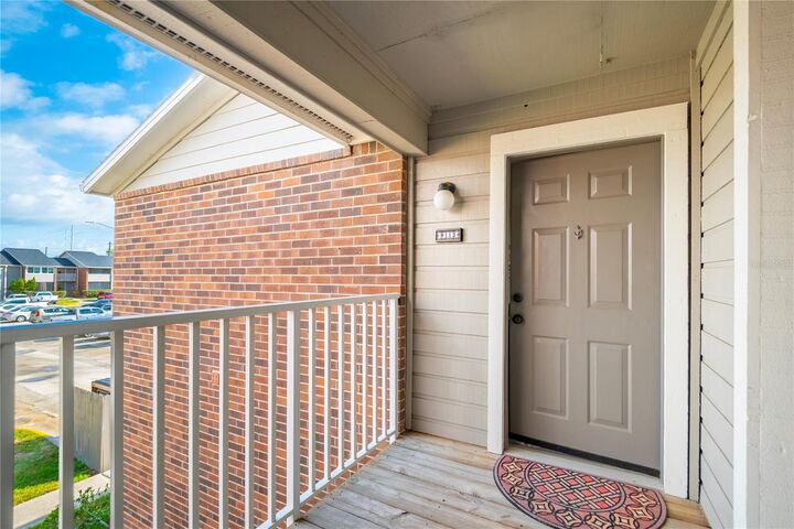 Property Photo:  1400 Gandy Boulevard N 113  FL 33702 