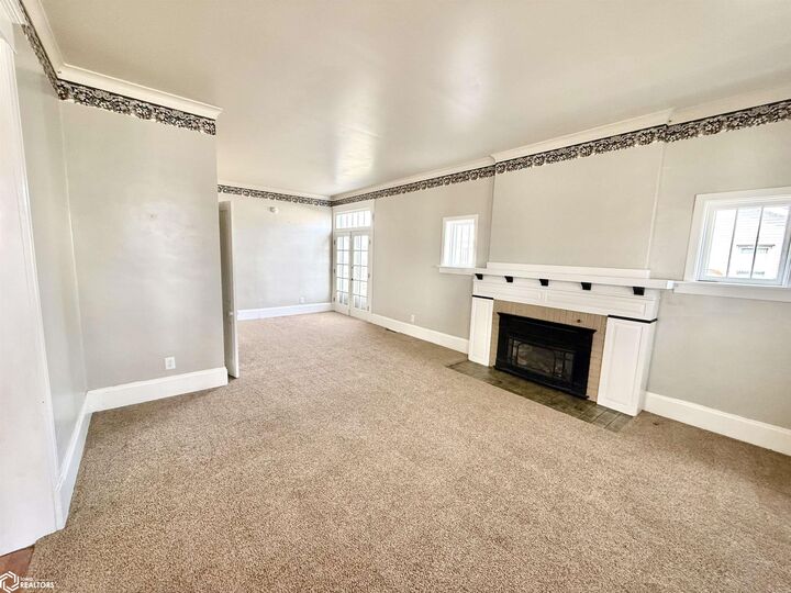 Property Photo:  1303 N 6th Street  IA 52601 