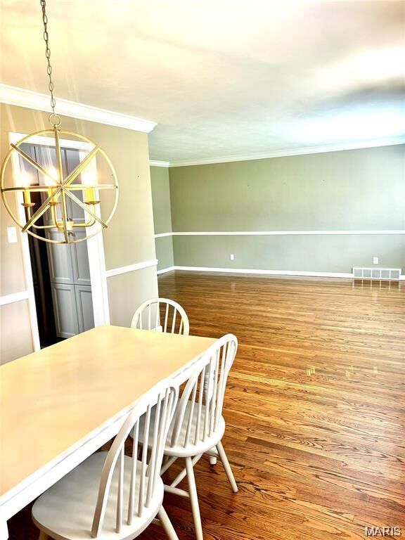 Property Photo:  818 Doerwood Court  MO 63122 