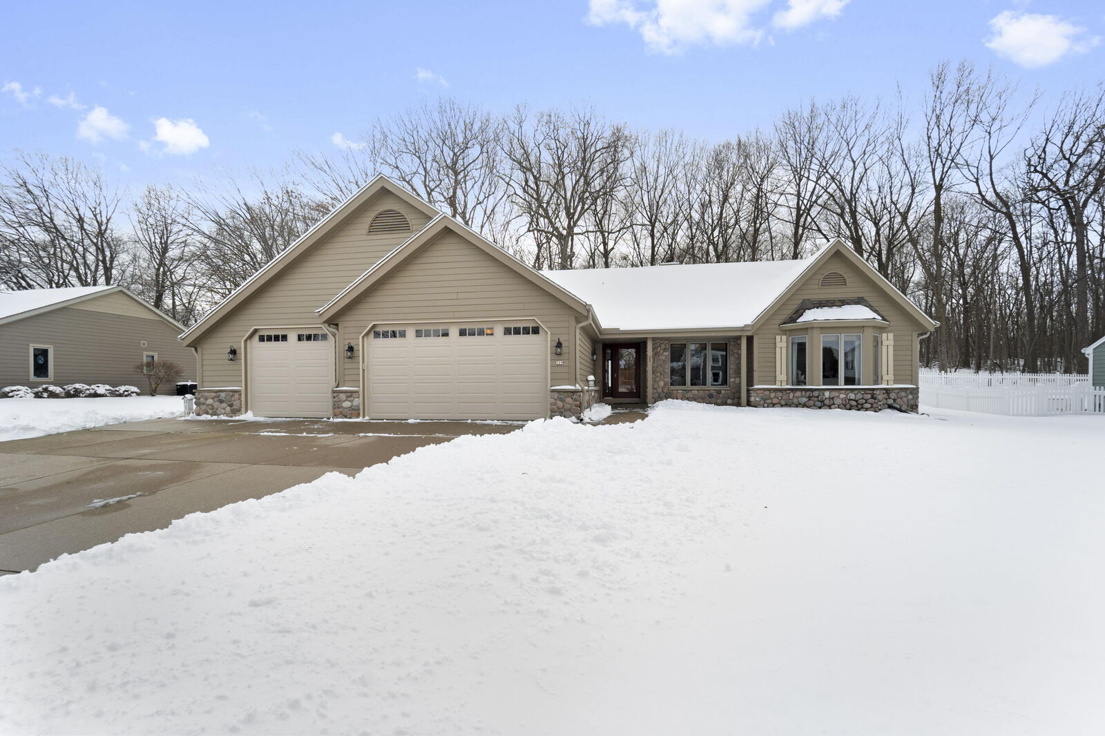 Property Photo:  219 Westfield Way  WI 53072 