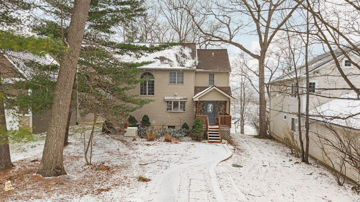 Property Photo:  6511 Forest Beach Drive  MI 48116 