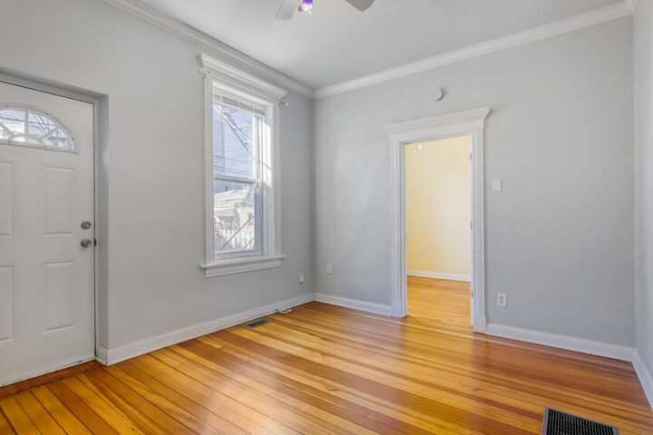 Property Photo: 2515 W Augusta Boulevard 1S IL 60622