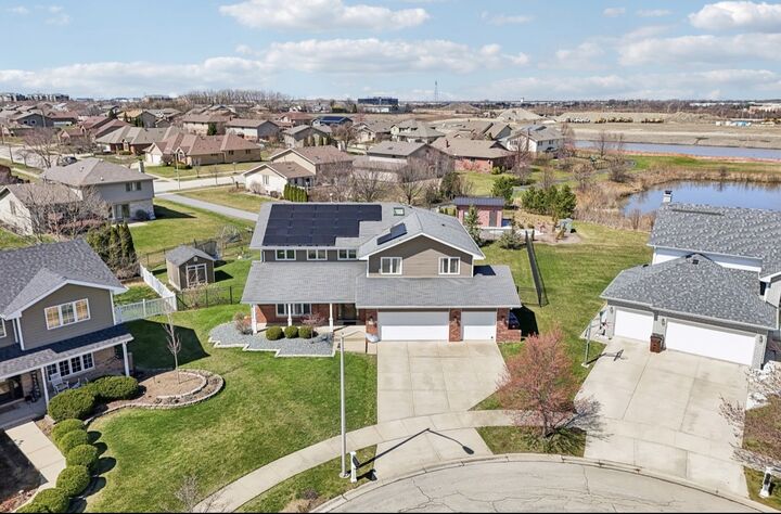 Property Photo:  19328 Woodfield Court  IL 60487 