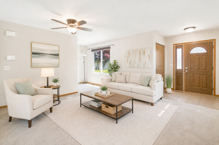 Property Photo:  2212 Oak Leaf Court  IL 60046 