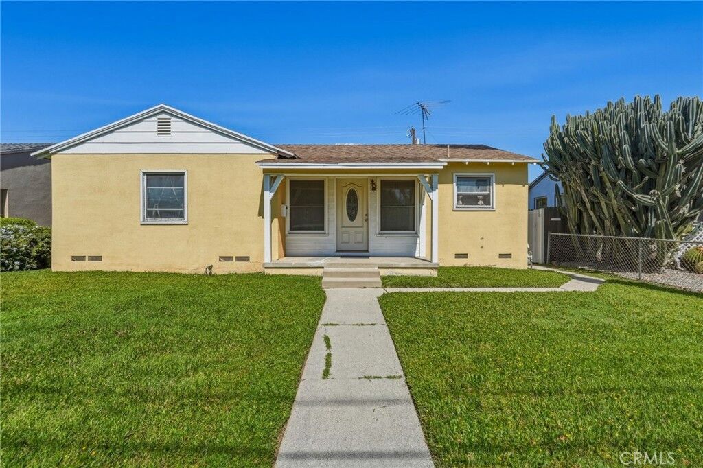Property Photo:  18003 Saticoy Street  CA 91335 