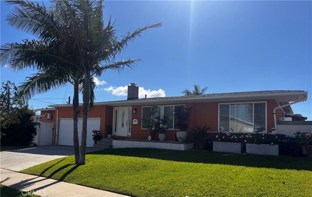 Property Photo:  1511 Frigate Avenue  CA 90744 