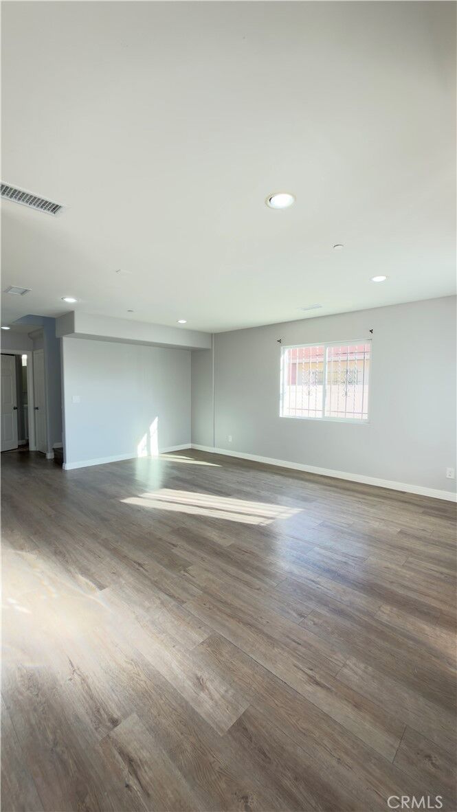 Property Photo:  10306 S Main Street 2  CA 90003 