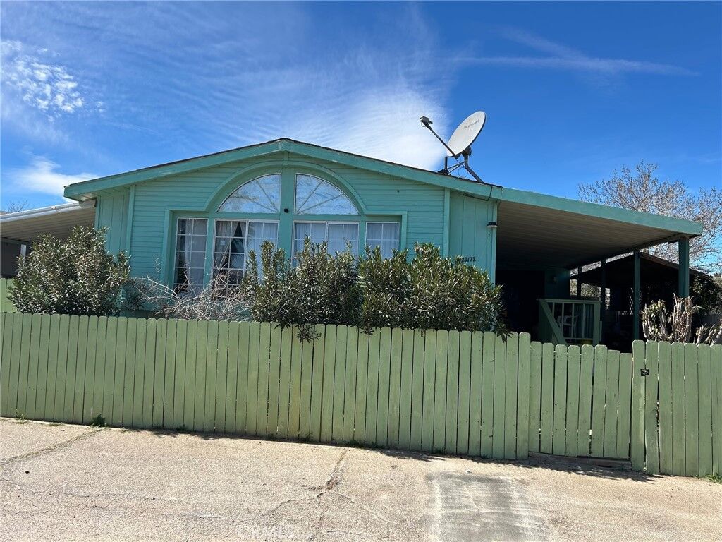 Property Photo:  21772 Saguaro  CA 93505 