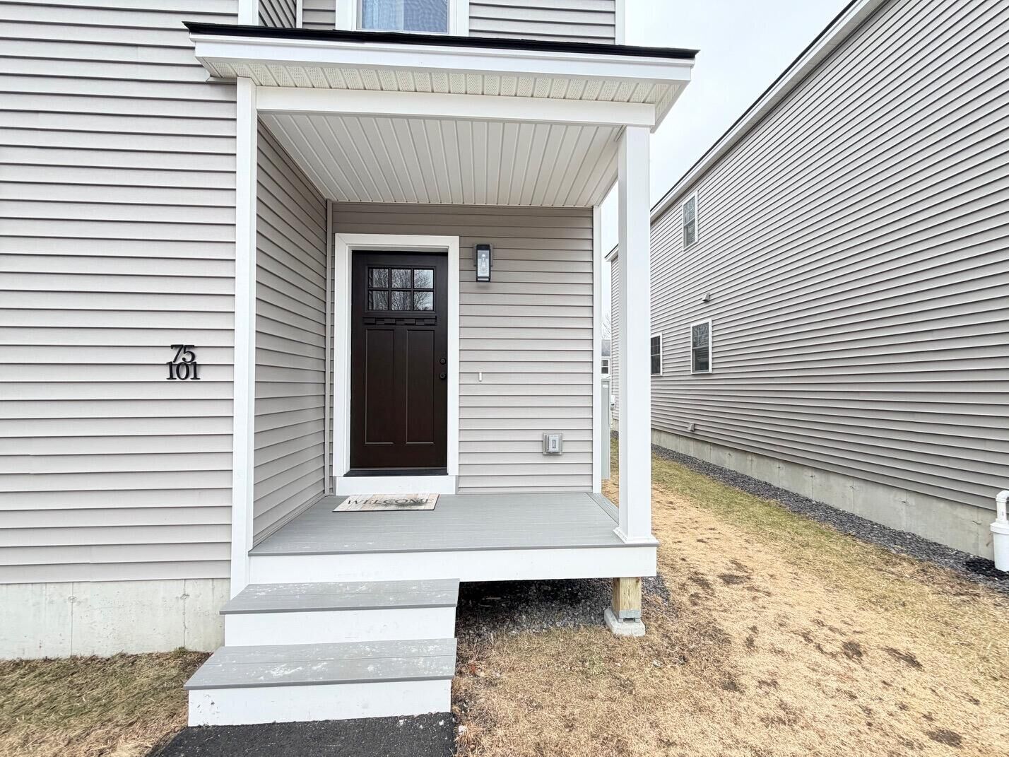 Property Photo:  75 Maple Street 101  ME 04072 