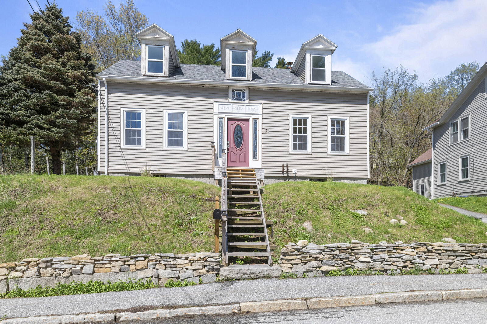 Property Photo: 7 Spring Street ME 04347