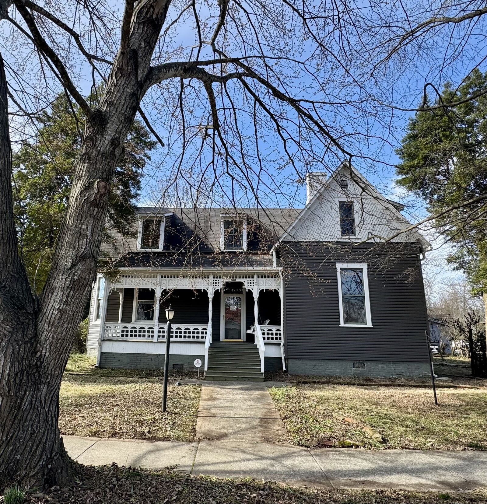 Property Photo: 215 N Washington St TN 37388