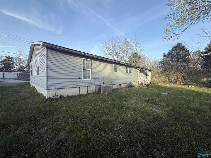 Property Photo:  886 Plummer Road NW  AL 35806 