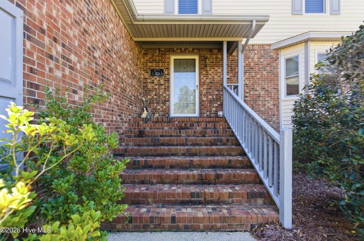 Property Photo:  108 Mariners Court  NC 28562 